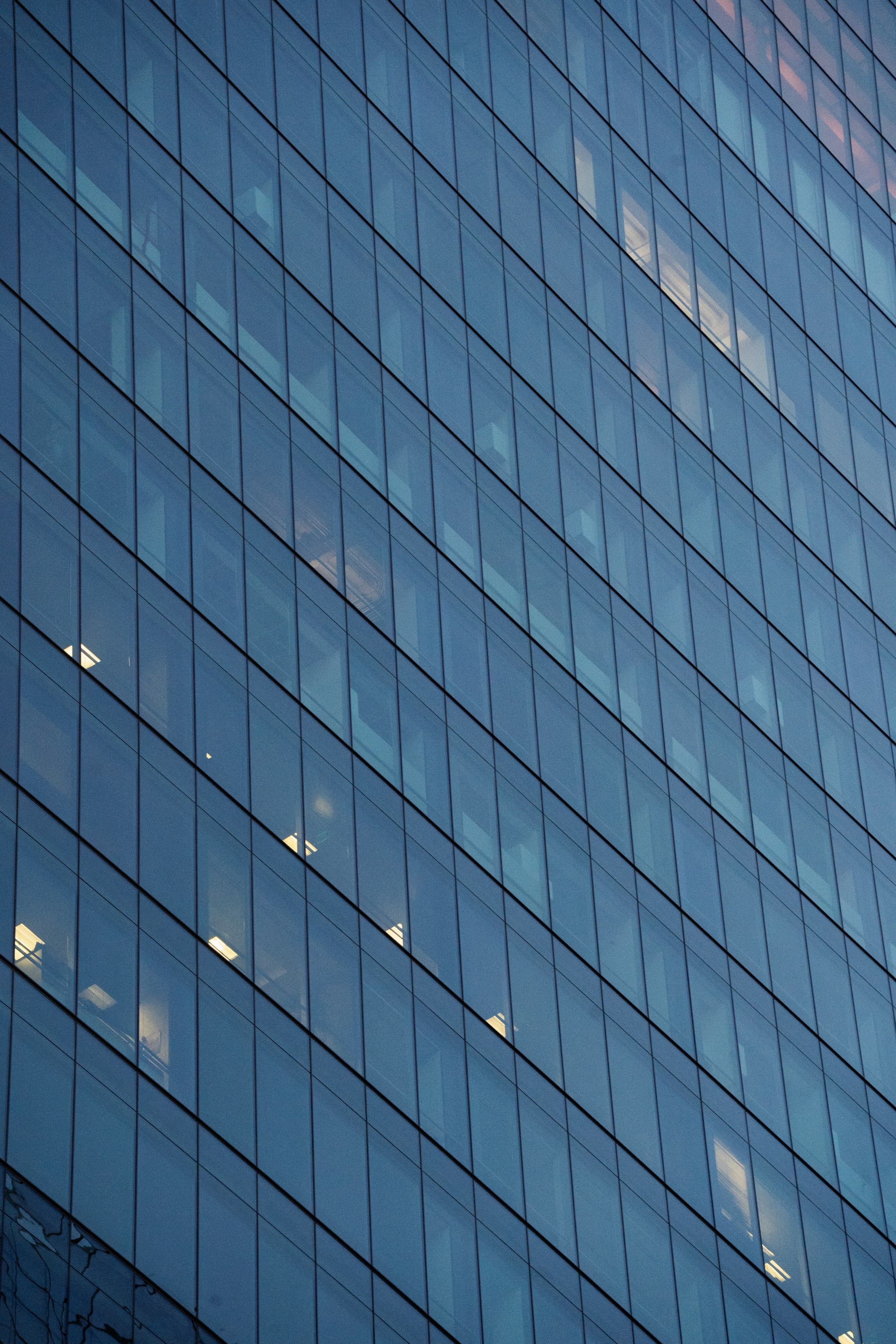 Edifício corporativo moderno em vidro